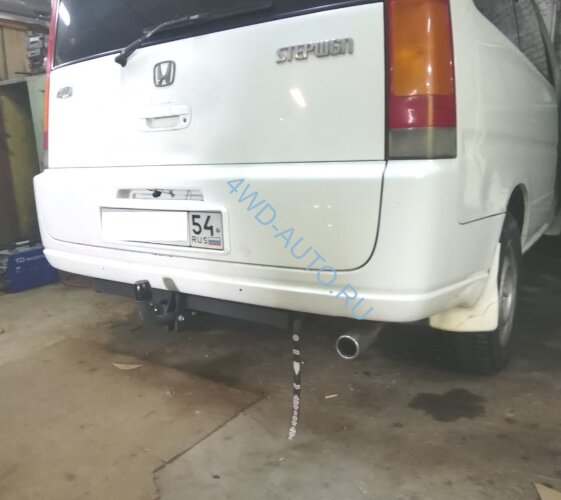 Фаркоп 4WD-AUTO HSte96-01A  на Honda Stepwagon 1996-2001 правый руль