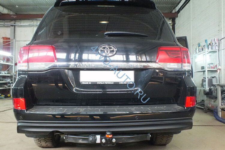 Фаркоп Bosal-Oris 3017-F на Toyota Land Cruiser 200 с 2017 г/в комплектация Excalibur/Executive