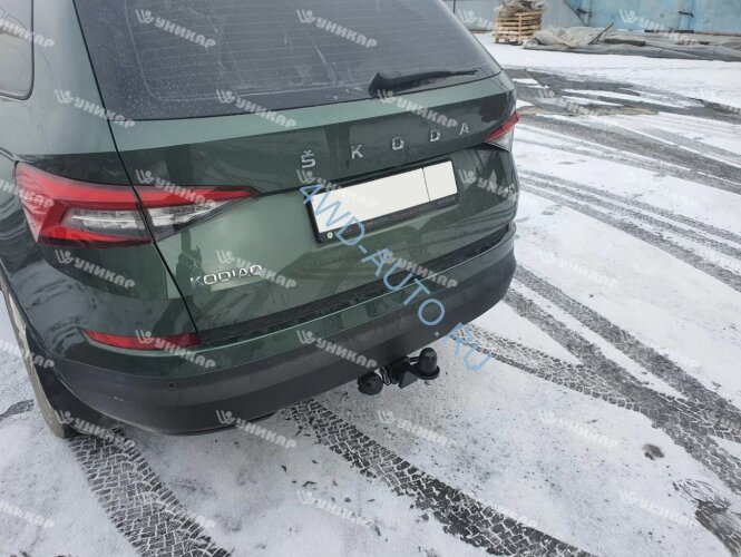 Фаркоп Уникар на Volkswagen Tiguan 1, 2 (с 2007 г/в) , Volkswagen Jetta с 2010 г/в,  Skoda Yeti (2009 г. в.-...) , Skoda Kodiaq I (2016 г. в.-...), Skoda Karoq I (2017 г. в.-...) Audi Q3 с 2011 г/в (Шар Е) | Быстросъемный шар под американский квадрат