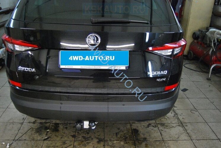 Фаркоп IMIOLA (Польша) Z.023 Skoda Kodiaq 2017-, Volkswagen Tiguan 2 2016-. Невидимый вырез бампера. Тип шара: A. Нагрузки: 2500/140 кг