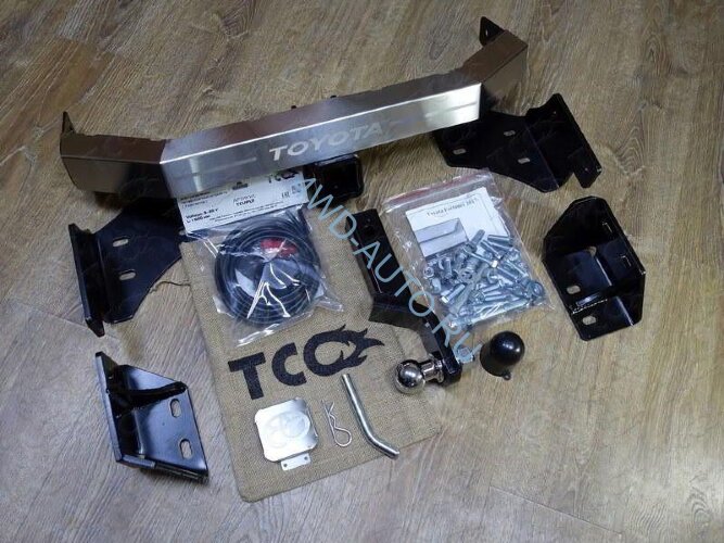 Фаркоп ТСС TCU00099N на Toyota Fortuner с 2017 г/в (надпись Toyota, шар тип "E" нержавейка)