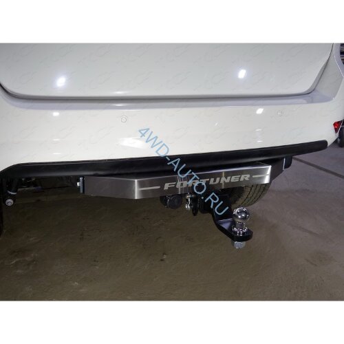 Фаркоп ТСС TCU00097N на Toyota Fortuner с 2017 г/в (надпись Fortuner, шар тип "E" нержавейка)