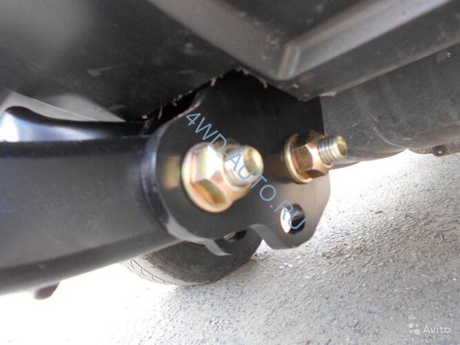 Фаркоп Leader Plus H204-A Hyundai Tucson 2004-2010 г.в, Kia Sportage 2005-2010. Без выреза бампера. Нагрузки 1200/75 кг.