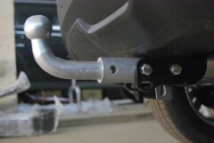 Фаркоп «TAVIALS» V124-BA для VOLKSWAGEN TOUAREG  2002-2010, 2010-2018 / Audi Q7 2007-2015.. (с быстросъемным шаром). Подрезка бампера не требуется. Тип шара: С. Нагрузки 1500/75 кг.